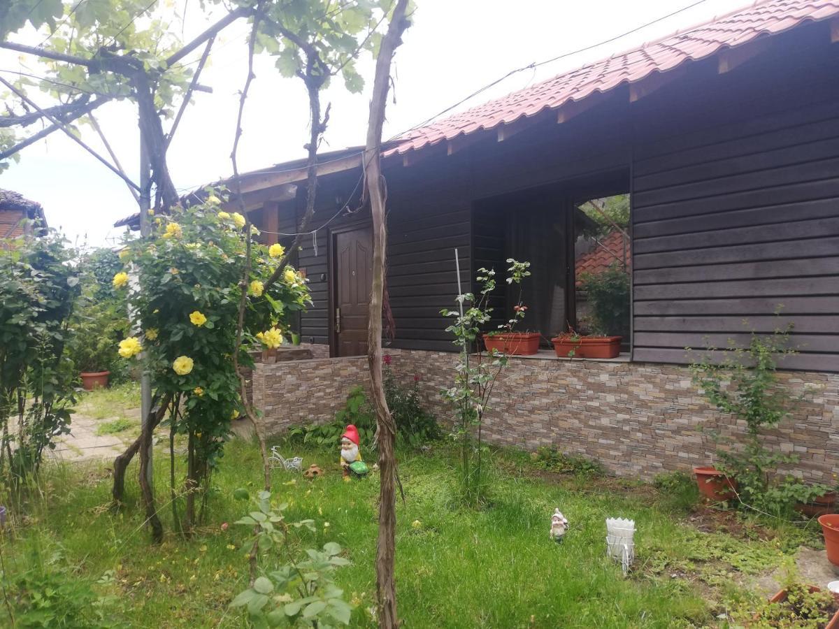 Quiet Nook House Βίλα Kalofer Εξωτερικό φωτογραφία